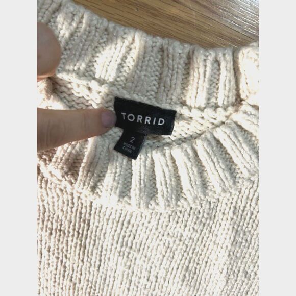 Torrid 2X - heavy sweater - cream with rainbow sleeves -women's - Picture 3 of 3